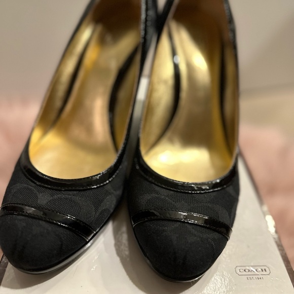 Coach Kerryann Wedges Signature C prints with patent leather trim - Picture 6 of 8